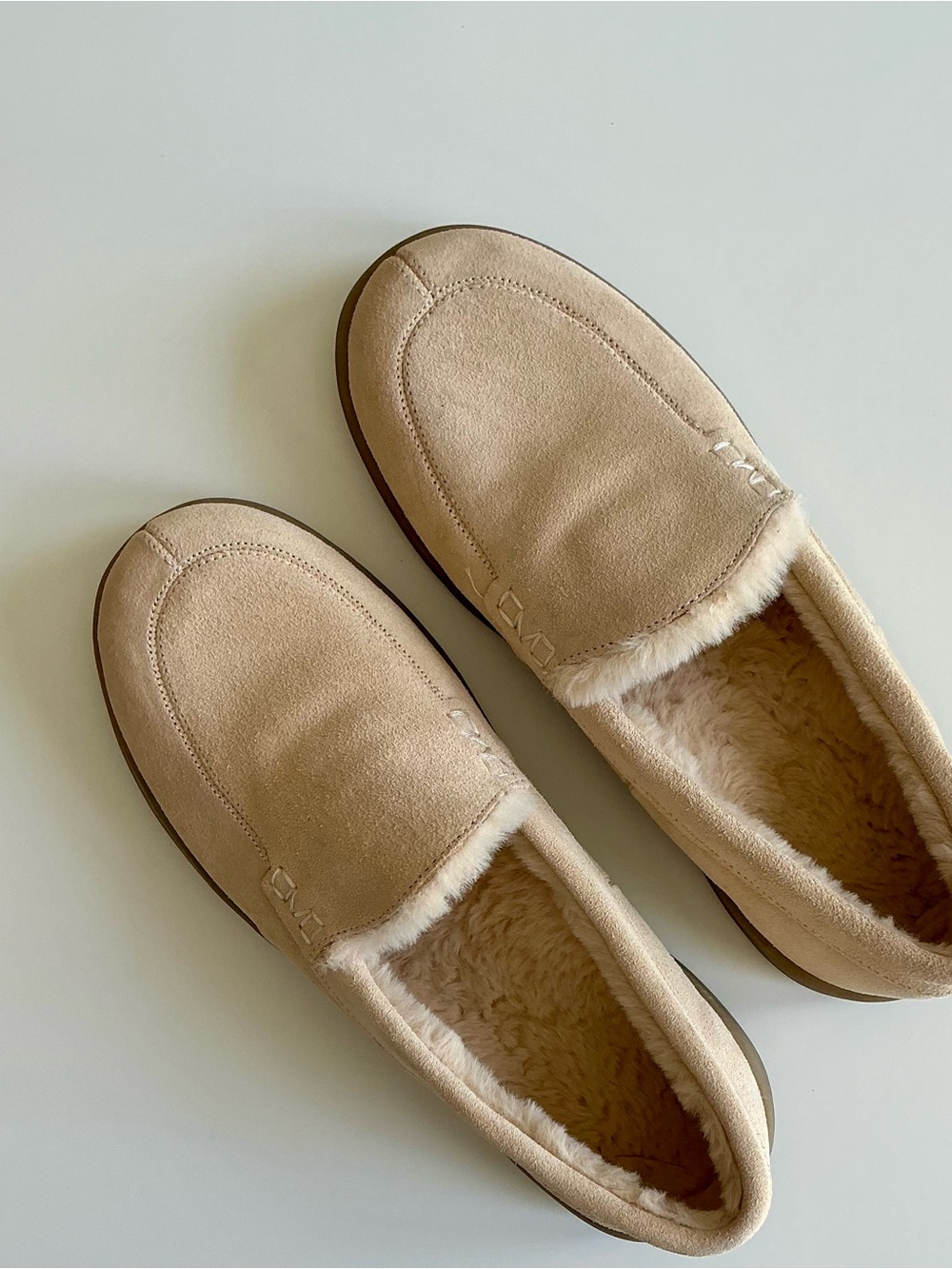 Vionic Lynez Faux Fur Loafers Sz 7.5 - Picture 3 of 7